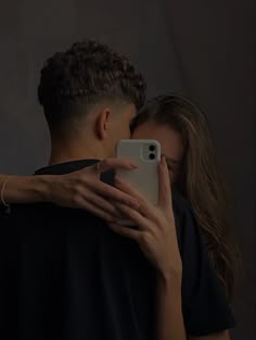 <em><strong>Luis F.</strong></em>